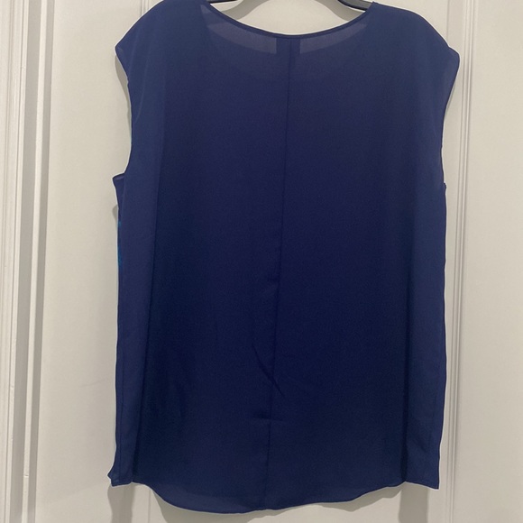 Women’s blue and green print sleeveless top - XL - NWT - Picture 3 of 3